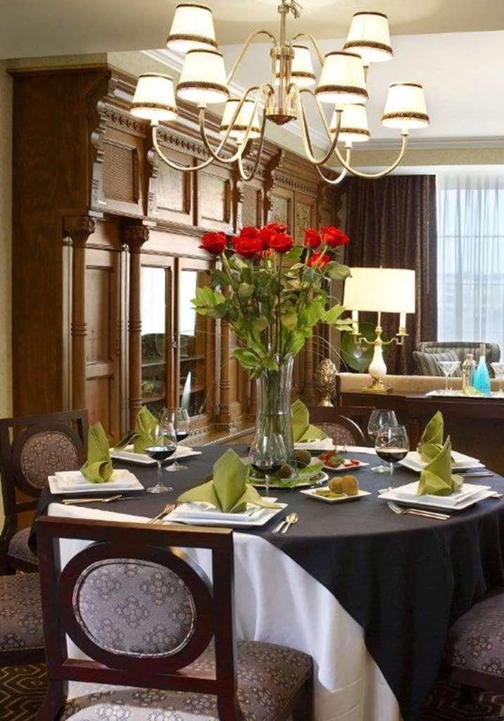 Hotel Julien Dubuque Δωμάτιο φωτογραφία